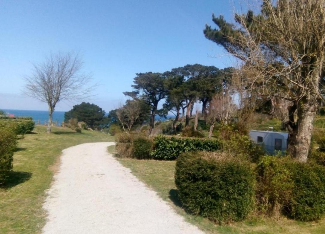 Les Hortensias grande tente familiale deux chambres et séjour vue mer sur camping nature Plestin-les-Grèves Exterior foto