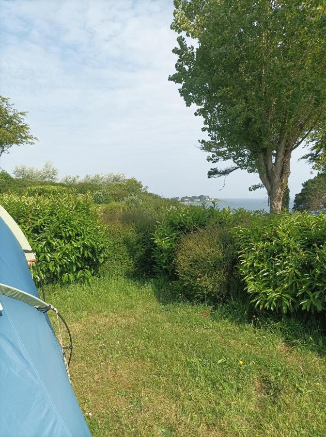 Les Hortensias grande tente familiale deux chambres et séjour vue mer sur camping nature Plestin-les-Grèves Exterior foto